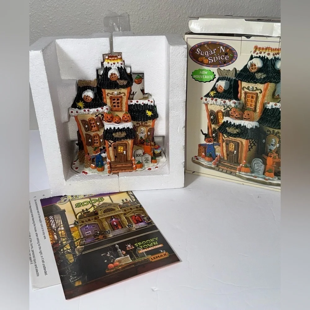 Lemax Not-So-Nice Manor Halloween Village porcelain Lighted House Spooky Town